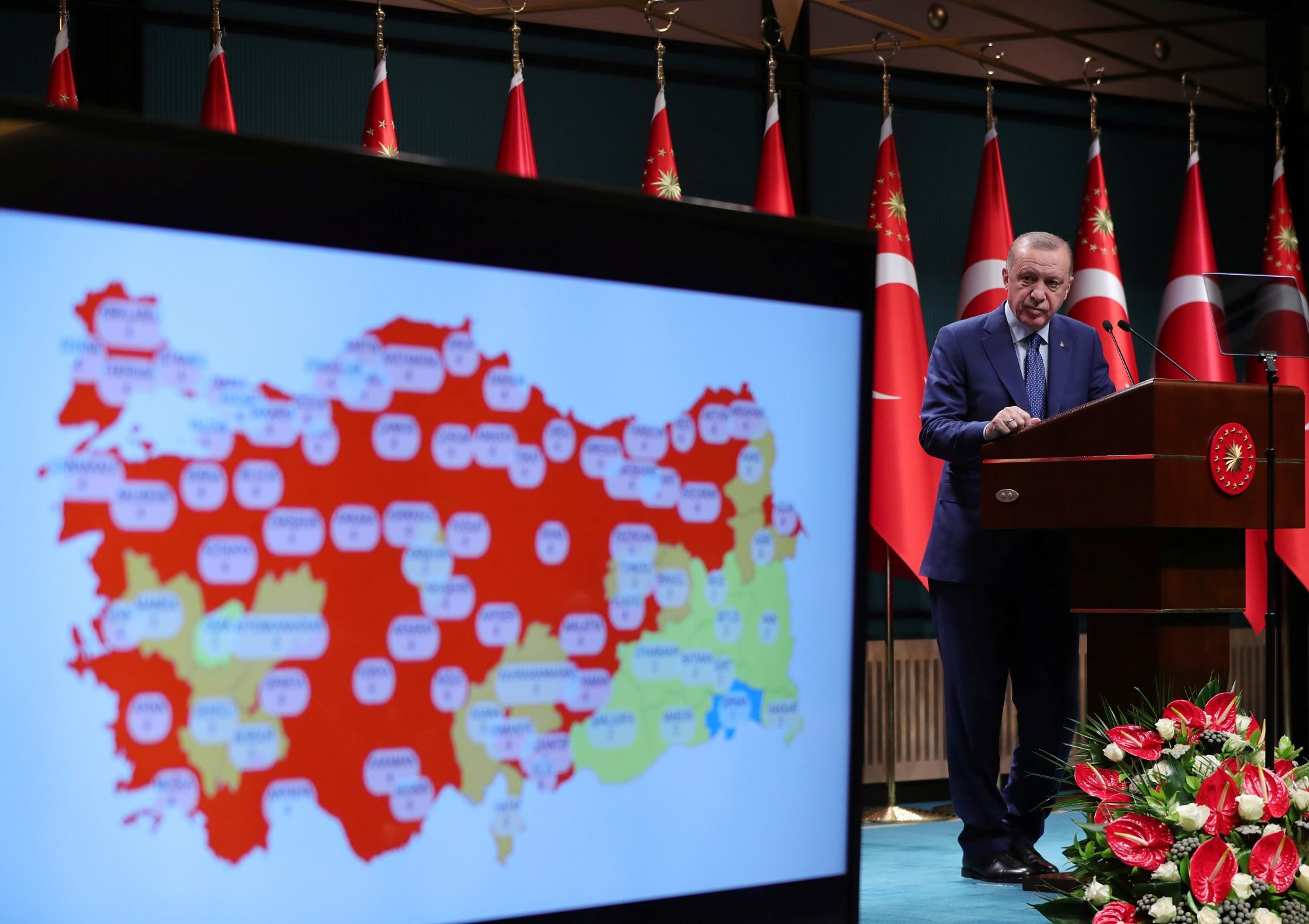 تركيا تعود للإجراءات المشددة بعد تفشٍّ جديد لكورونا.. أردوغان يعلن عن قيود خاصة برمضان