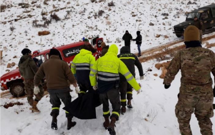 قتلهم البرد.. لبنان يعثر على جثامين سوريين بينهم طفلين أثناء محاولتهم عبور الحدود