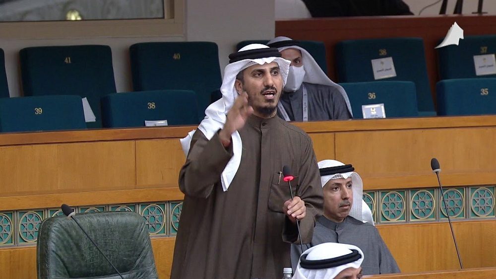 محكمة كويتية تسقط عضوية نائب بالبرلمان.. قرار يصعِّد الأزمة بين المعارضة والحكومة ويثير جدلاً