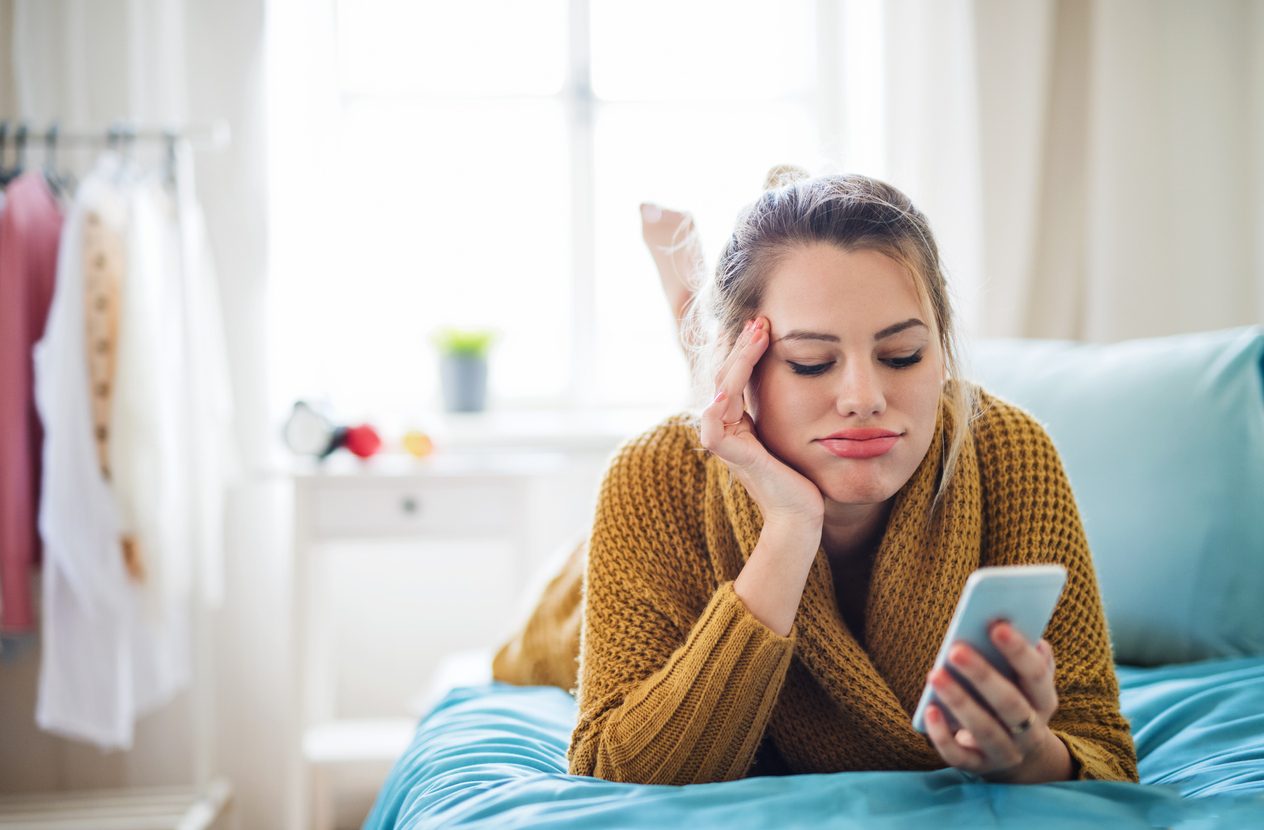 اكتئاب العطلة الأسبوعية.. لماذا نشعر بالإحباط والكسل والملل في أيام الراحة؟