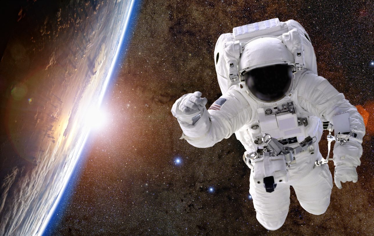 iStock/ أشخاص ذهبوا في رحلات سياحية إلى الفضاء
