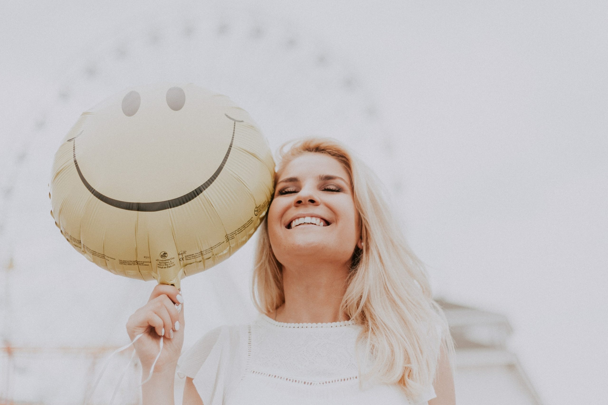 هل يمكن للضحك أن يساعد على خسارة السعرات الحرارية؟ تعرَّف على تأثير الضحك على جسم الإنسان