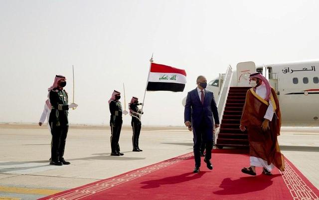 “سلاح ذو حدين”.. خطة رئيس الحكومة العراقية للتصدي لنفوذ إيران بالاستعانة بالسعودية قد تنقلب عليه