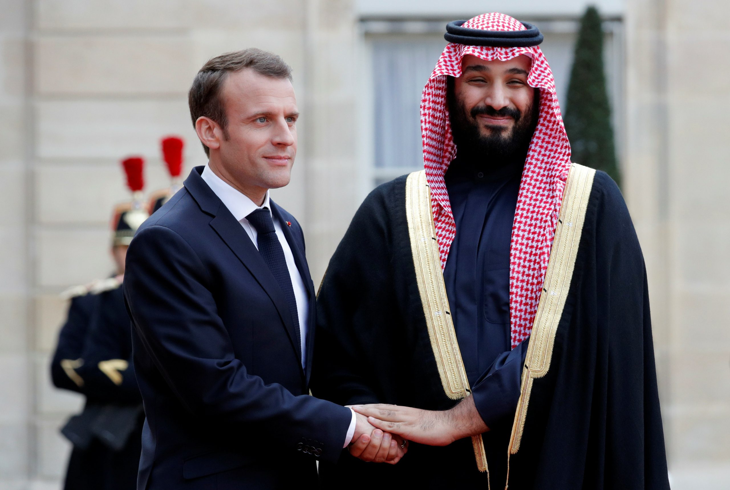باريس تشترط على باسيل والسعودية تدير ظهرها للحريري وشكري في بيروت