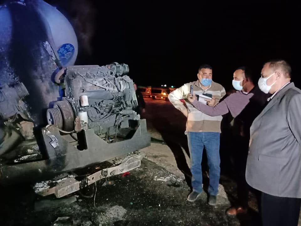 حادثة سير مروعة تودي بحياة 14 شخصاً بمصر.. تصادم عنيف بين حافلة ركاب وشاحنة كبيرة