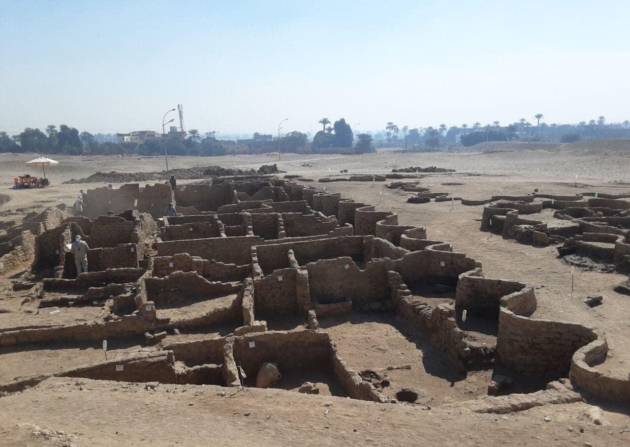المدينة المفقودة الأقصر مصر