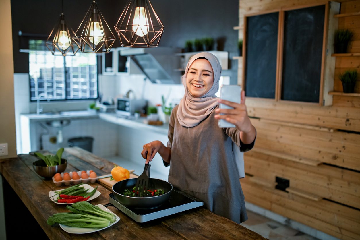 رمضان هذا العام.. الطاعات أون لاين