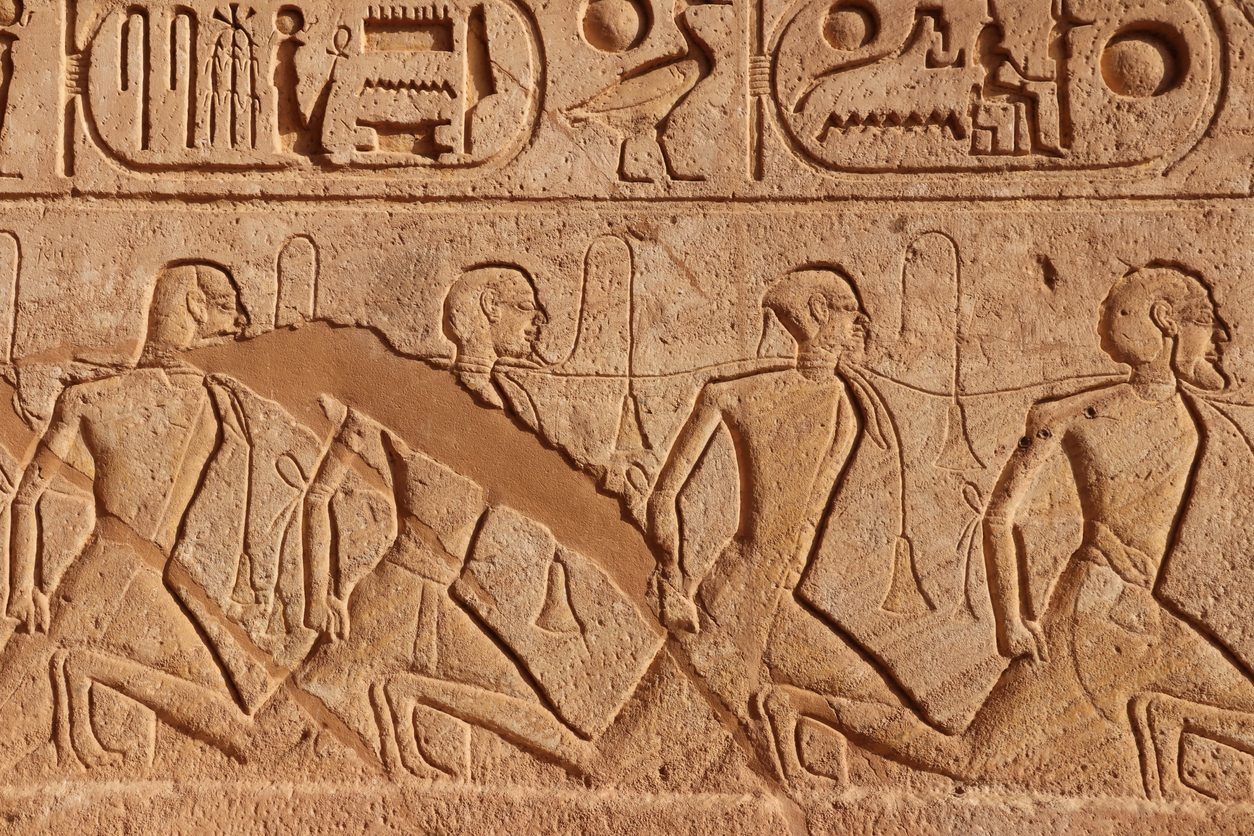 اختلفت الآراء حول موطنهم الحقيقي.. من هم الهكسوس الذين هزمهم أحمس الأول وأخرجهم من مصر؟