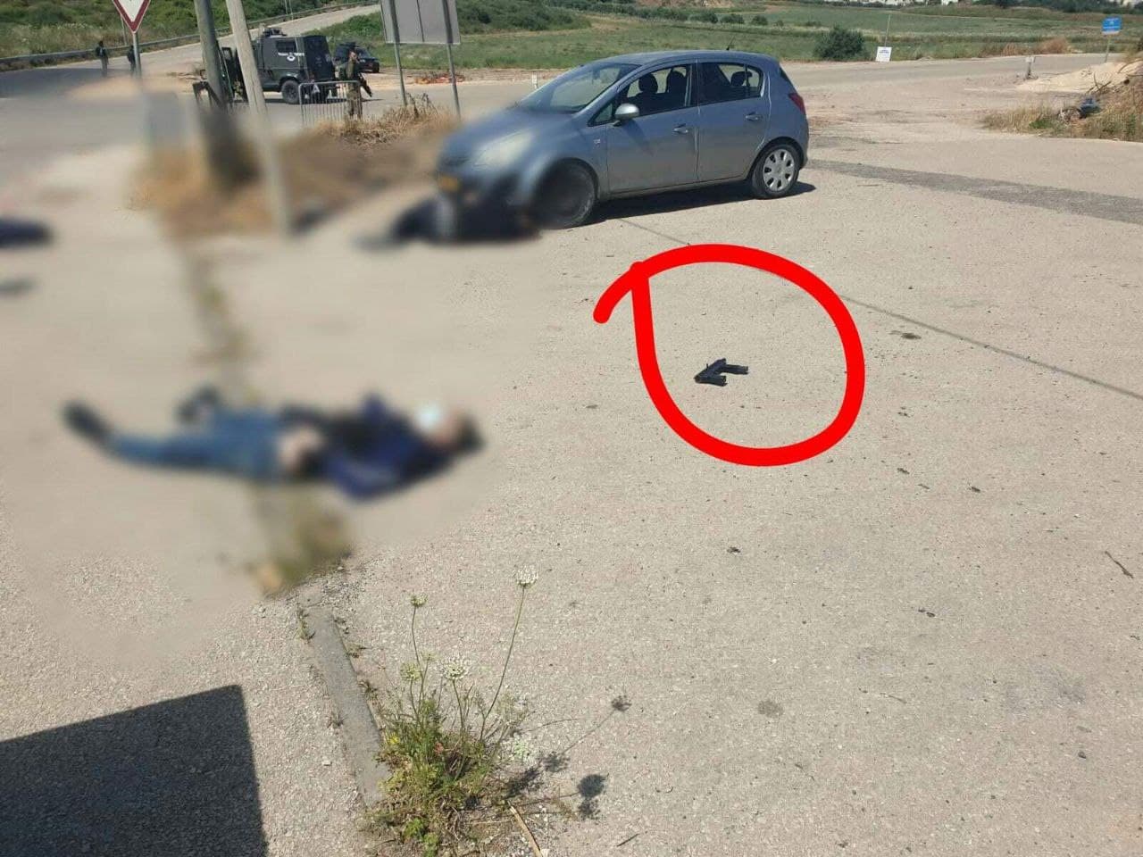 إسرائيل تقتل شابين فلسطينيين على أحد حواجز الضفة.. وتتهمهما بمحاولة مهاجمة جنودها
