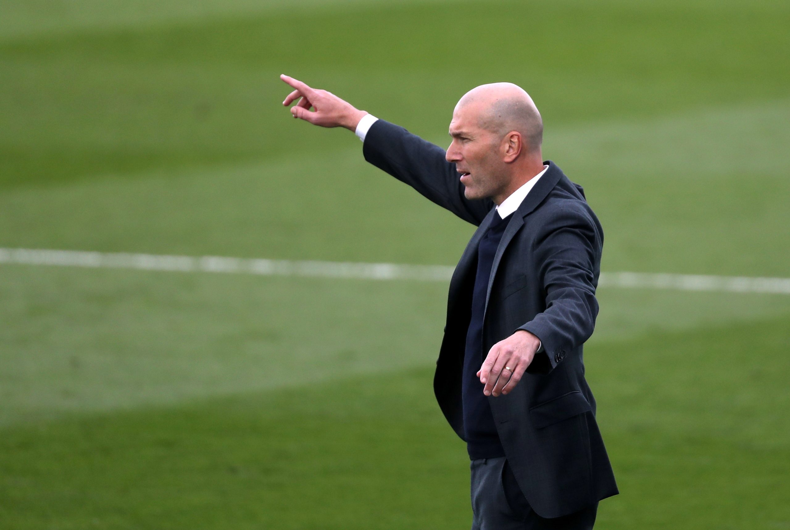 ريال مدريد بدأ مهمة البحث عن خليفة زيدان (رويترز)