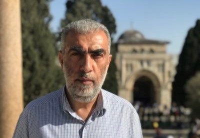 إسرائيل تعتقل الشيخ كمال الخطيب.. كسرت أبواب المنزل بعشرات الجنود وأطلقت الرصاص لتفريق الأهالي