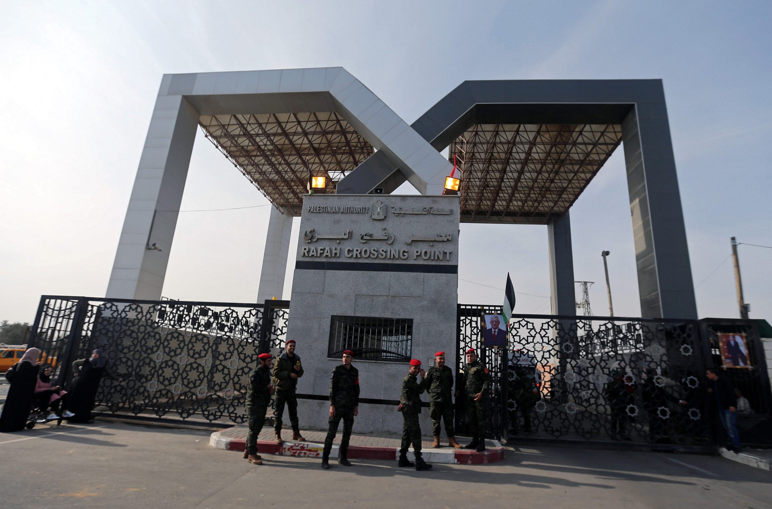 تركيا مساعدات معبر رفح البري على الحدود بين مصر وغزة