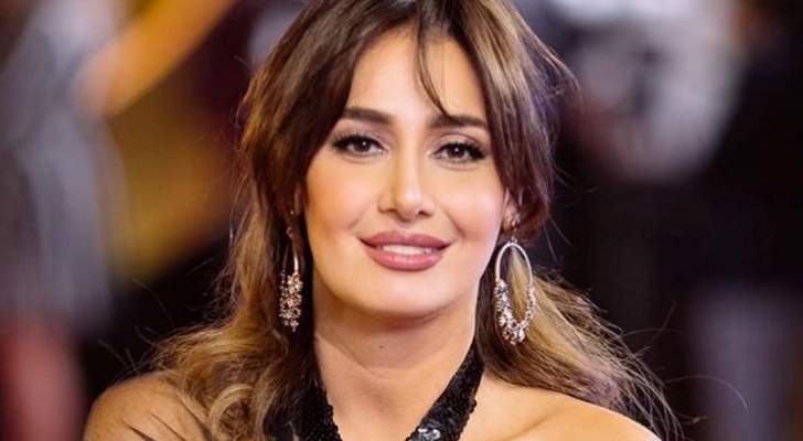 حلا شيحة تتجاهل الترويج لفيلمها الجديد وتحذف الصور التي تجمعها مع تامر حسني من إنستغرام