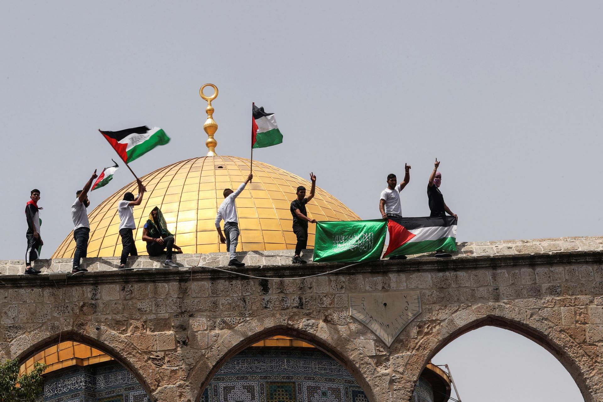 سيف القدس والتخابر من المسافة صفر