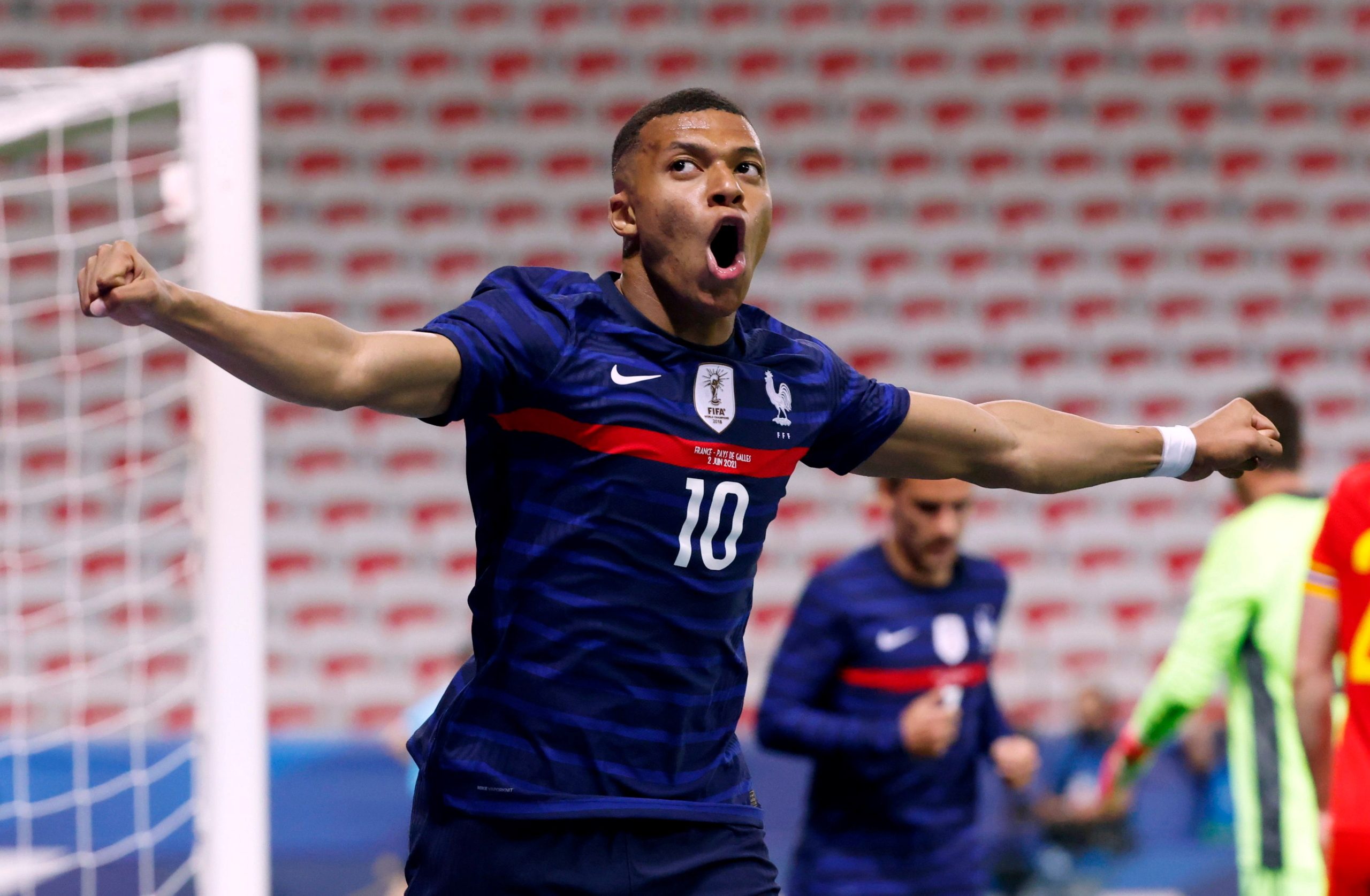 مبابي مرشح للتألق في يورو 2020 (رويترز)