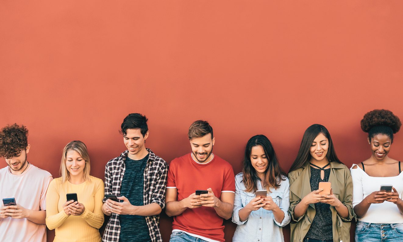 iStock- قد نتذكر أننا عشنا الحدث الفلاني في الماضي بعد أن شاركناه على منصاتنا الاجتماعية، ولكن هل نتذكر تفاصيل الحدث الحقيقية؟
