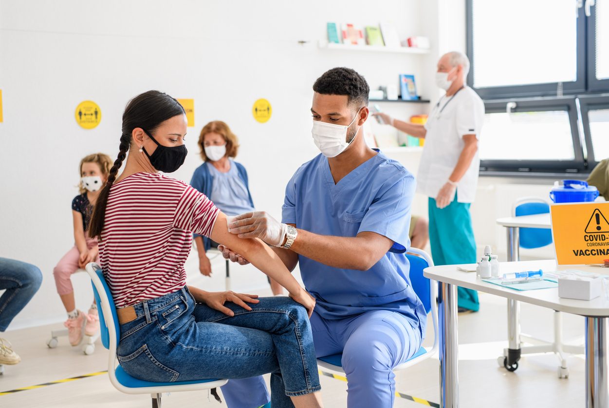 أعراض ما بعد تلقي لقاح كورونا