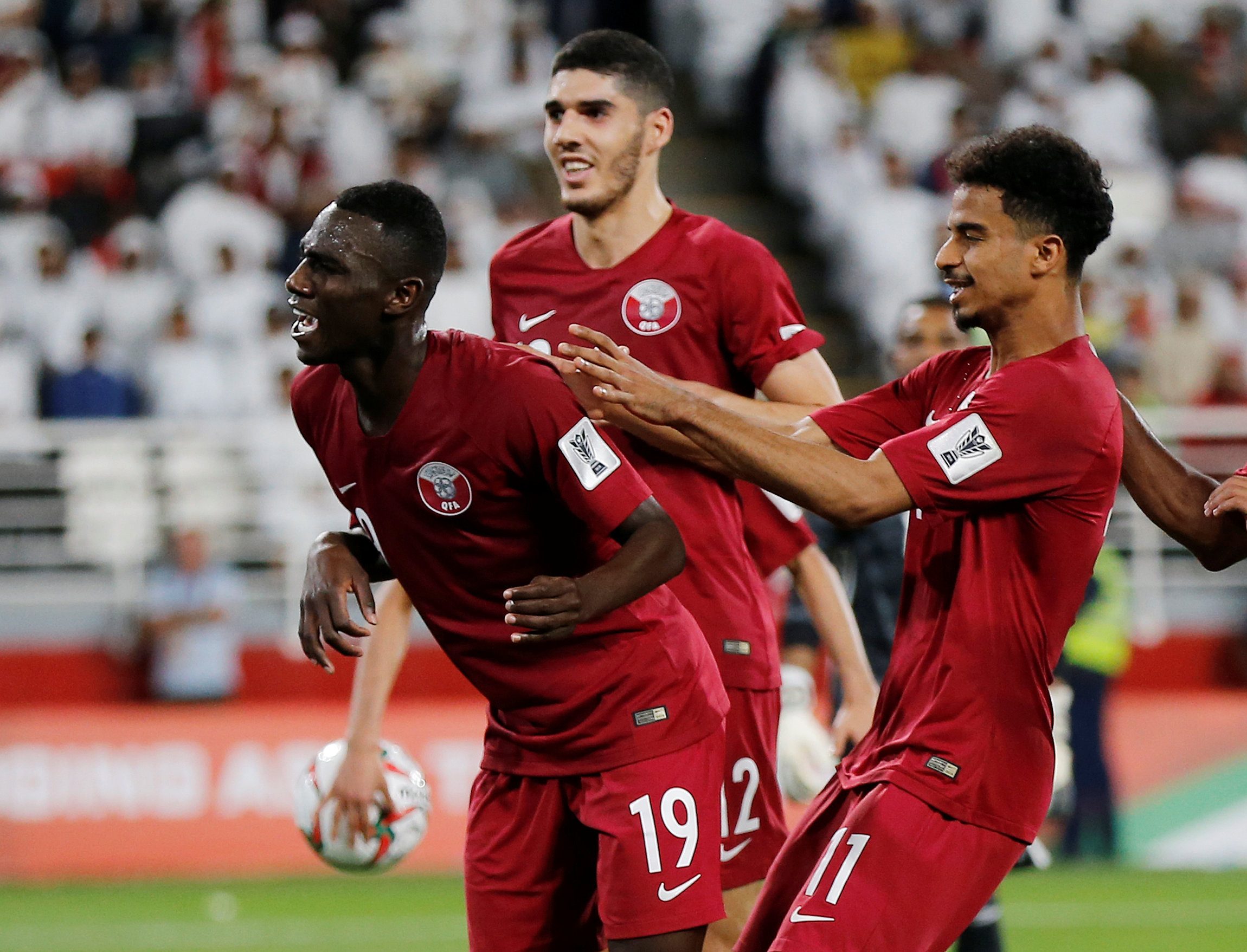 أول لاعب يسجل في 3 بطولات قارية.. المعز عليّ مهاجم منتخب قطر يدخل التاريخ