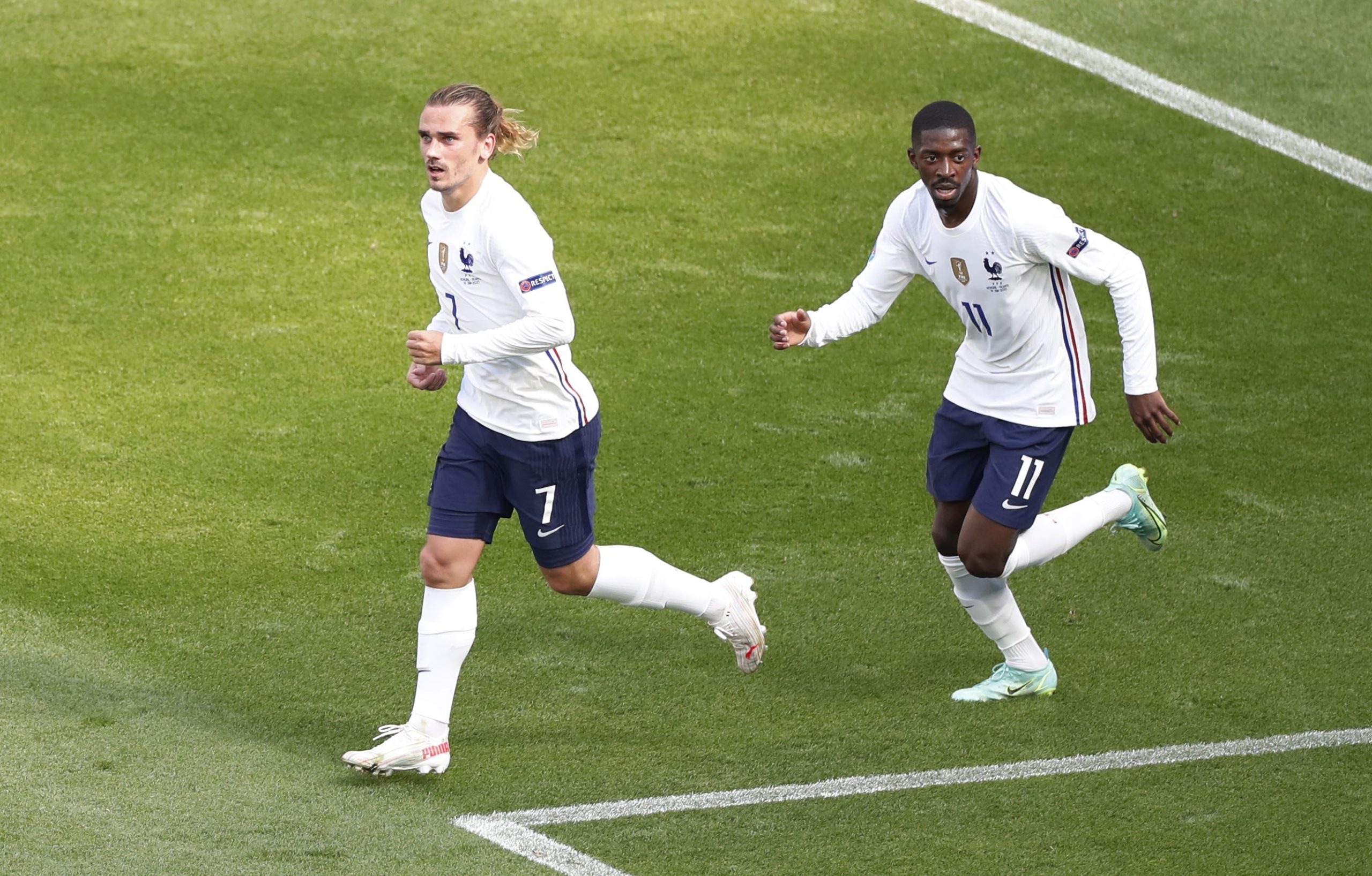 غريزمان وديمبلي خلال مشاركتهما مع فرنسا في يورو 2020 (رويترز)