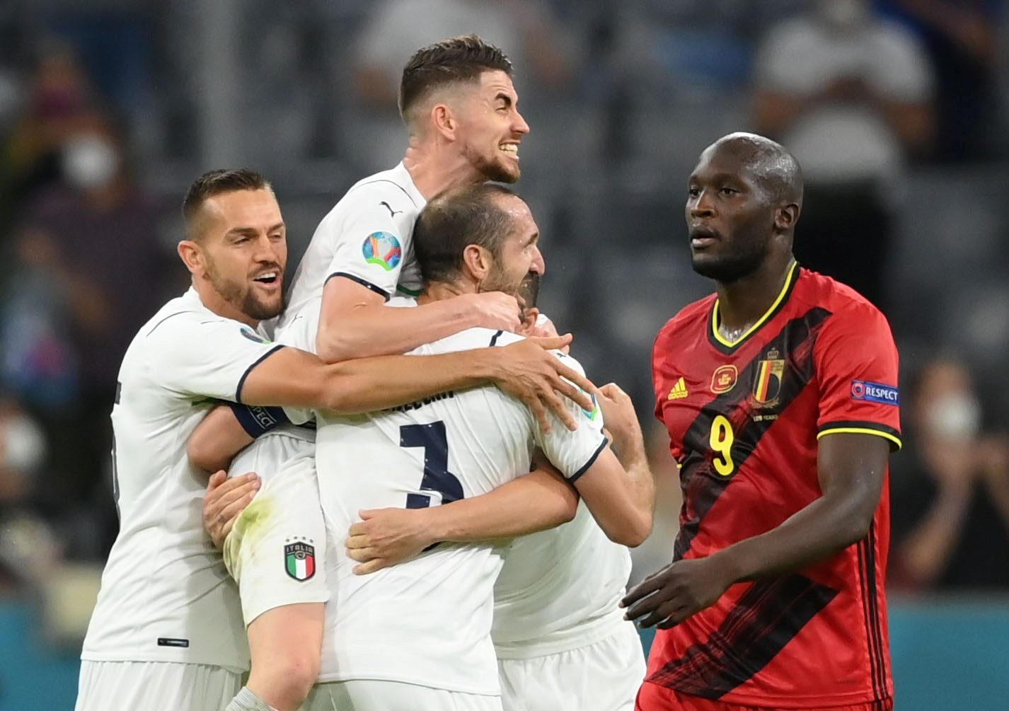 إيطاليا إلى نصف نهائي يورو 2020 (رويترز)
