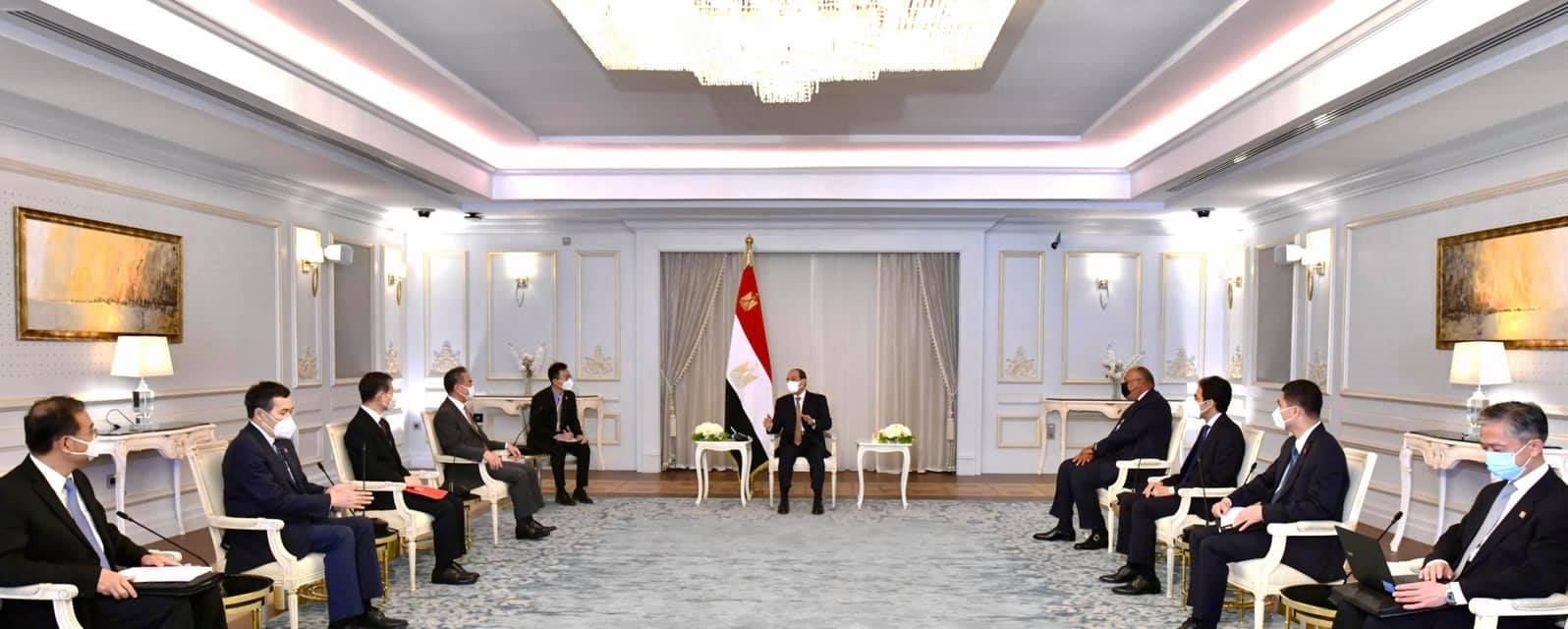 السيسي يناقش ملف سد النهضة مع وزير الخارجية الصيني.. أوضح له موقف مصر من الملء الثاني وتأثيره