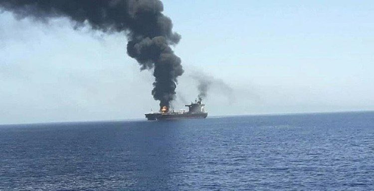 صورة متداولة لسفينة الشحن الإسرائيلية التي تم استهدافها