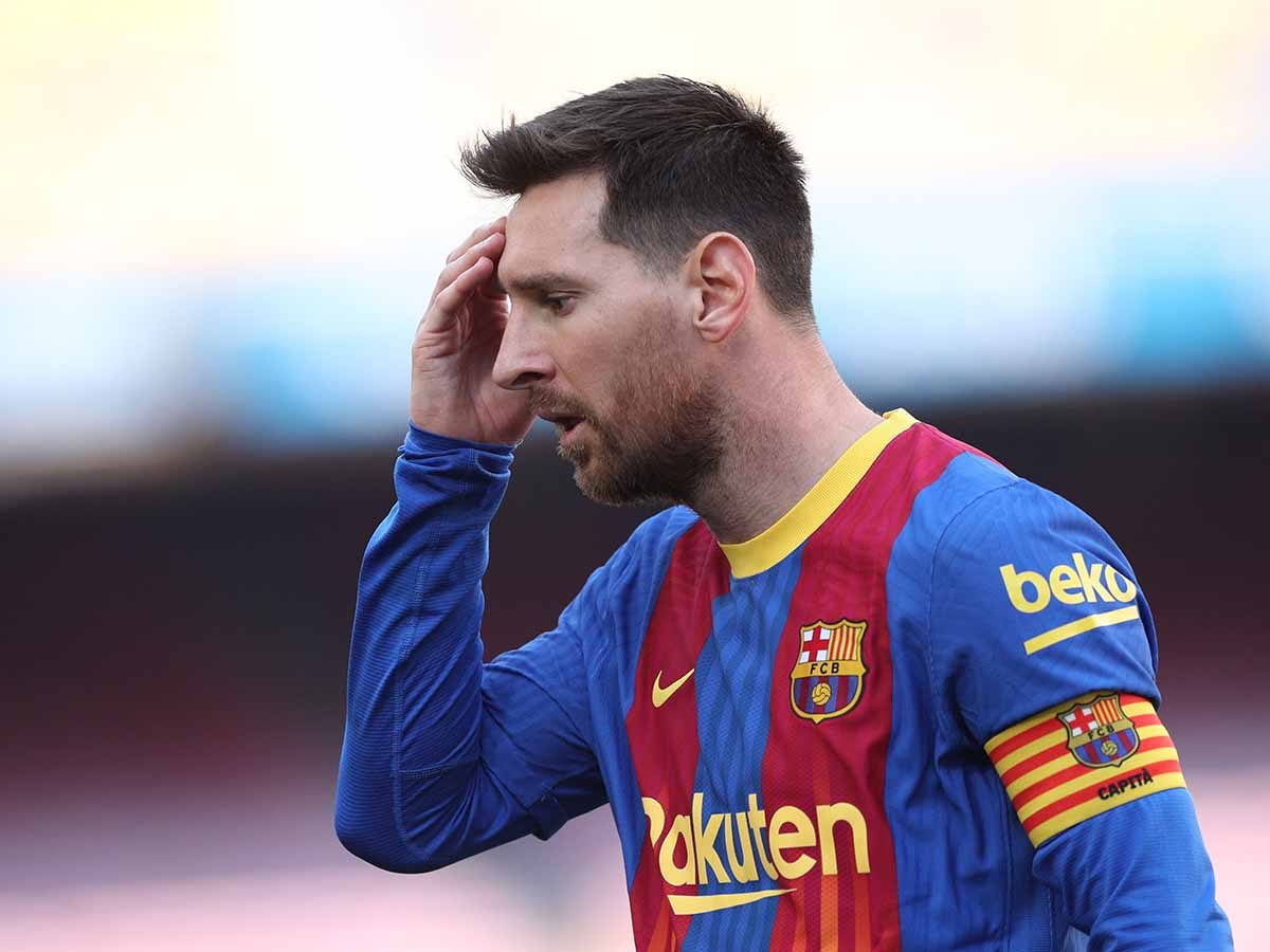 عقد ميسي مع برشلونة انتهى رسمياً (رويترز)