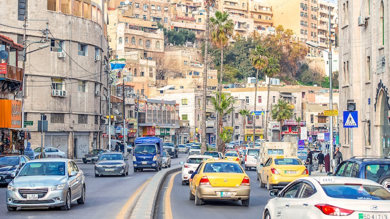 التضييق الأمني وتدهور الأوضاع الاقتصادية.. الأردنيون يهربون خارج بلادهم