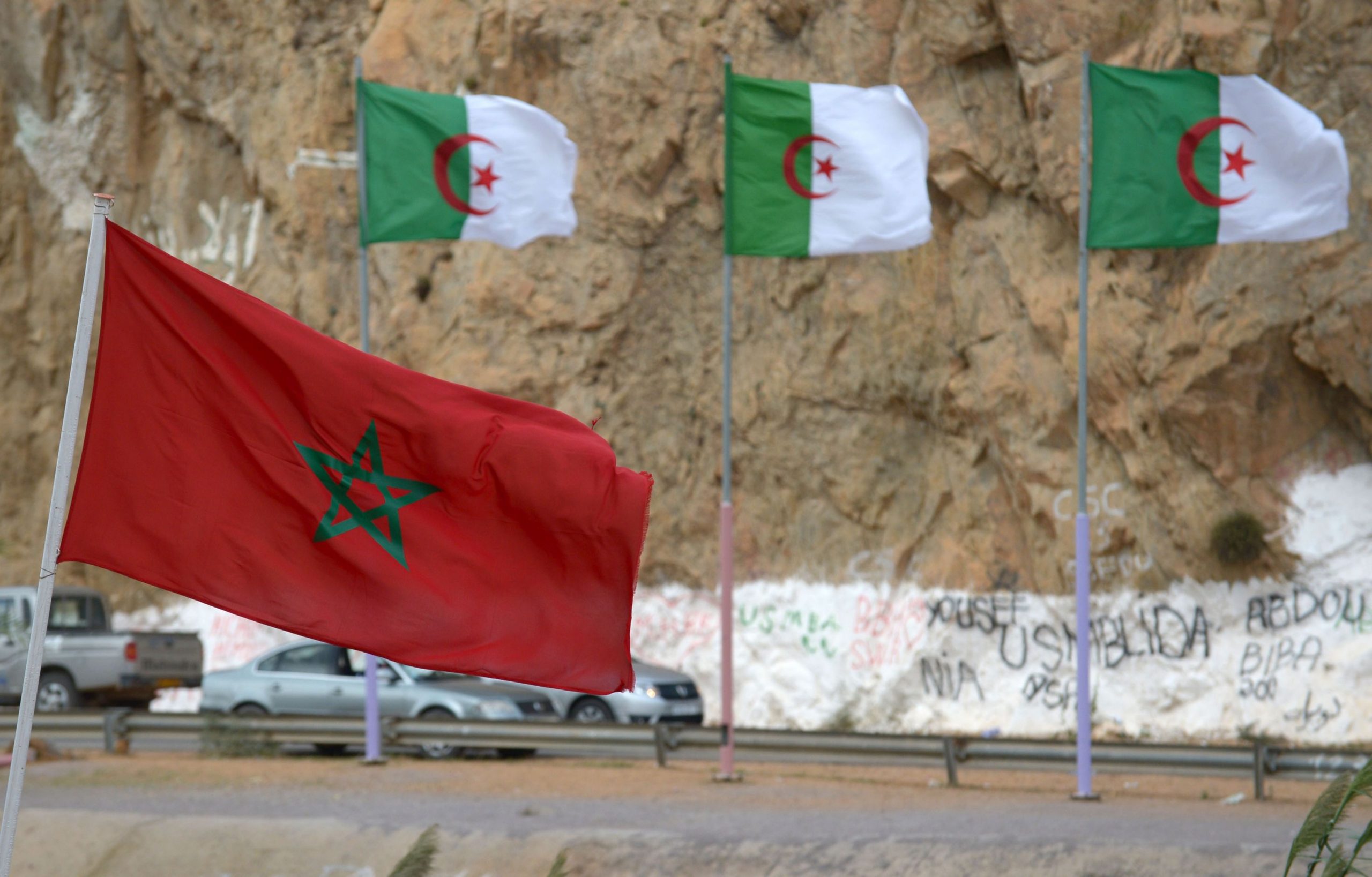 الأزمة بين الرباط والجزائر.. هل تعلَن الحدود بين البلدين منطقة عسكرية؟