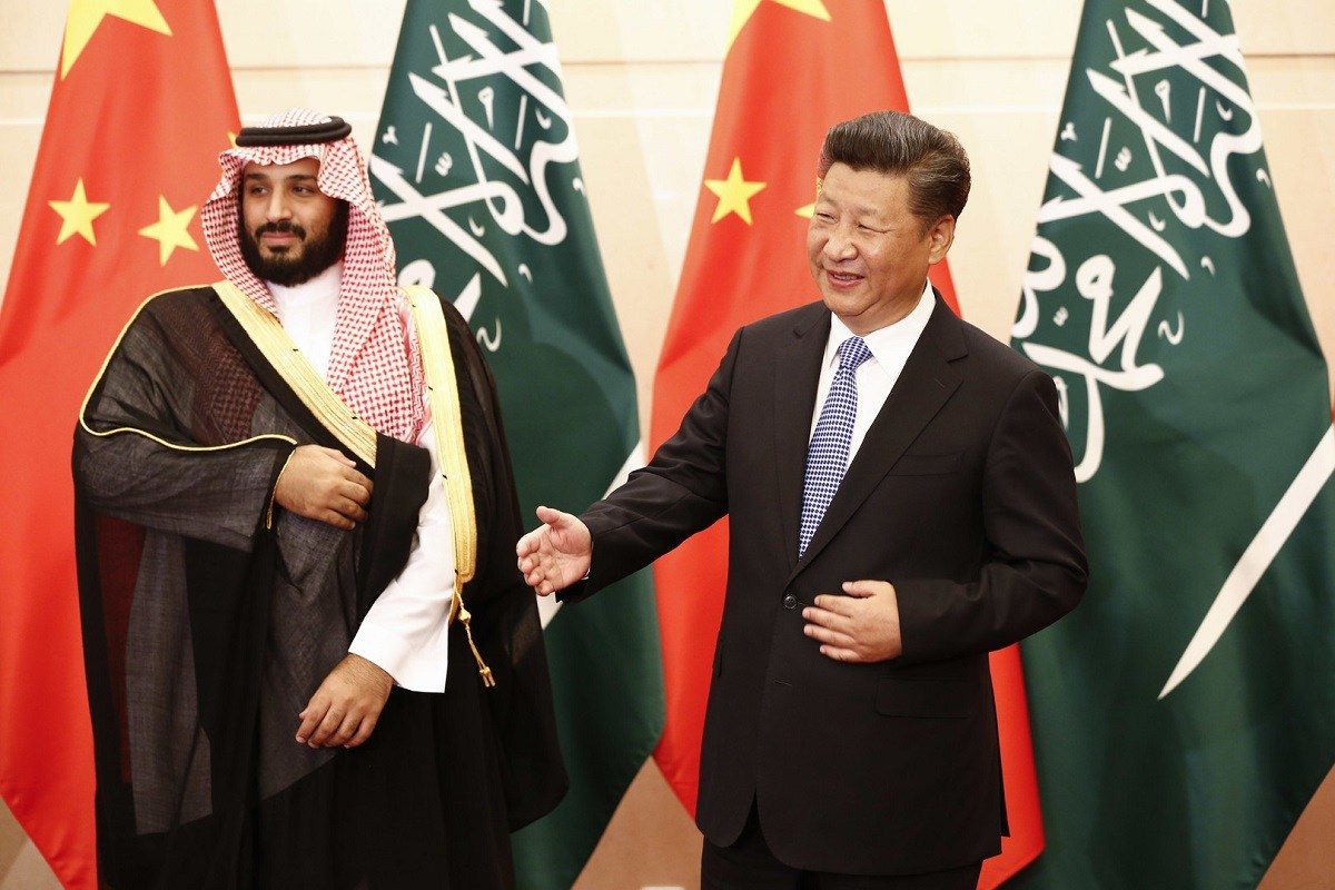صعود صيني وتراجع أمريكي.. كيف تتسبب معركة القوى الكبرى بالضغط على دول الخليج؟