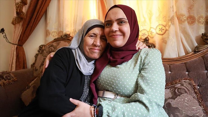 أنهار الديك لـ”عربي بوست”: كنت أقضي يومي في السجون الإسرائيلية “بطلوع الروح”