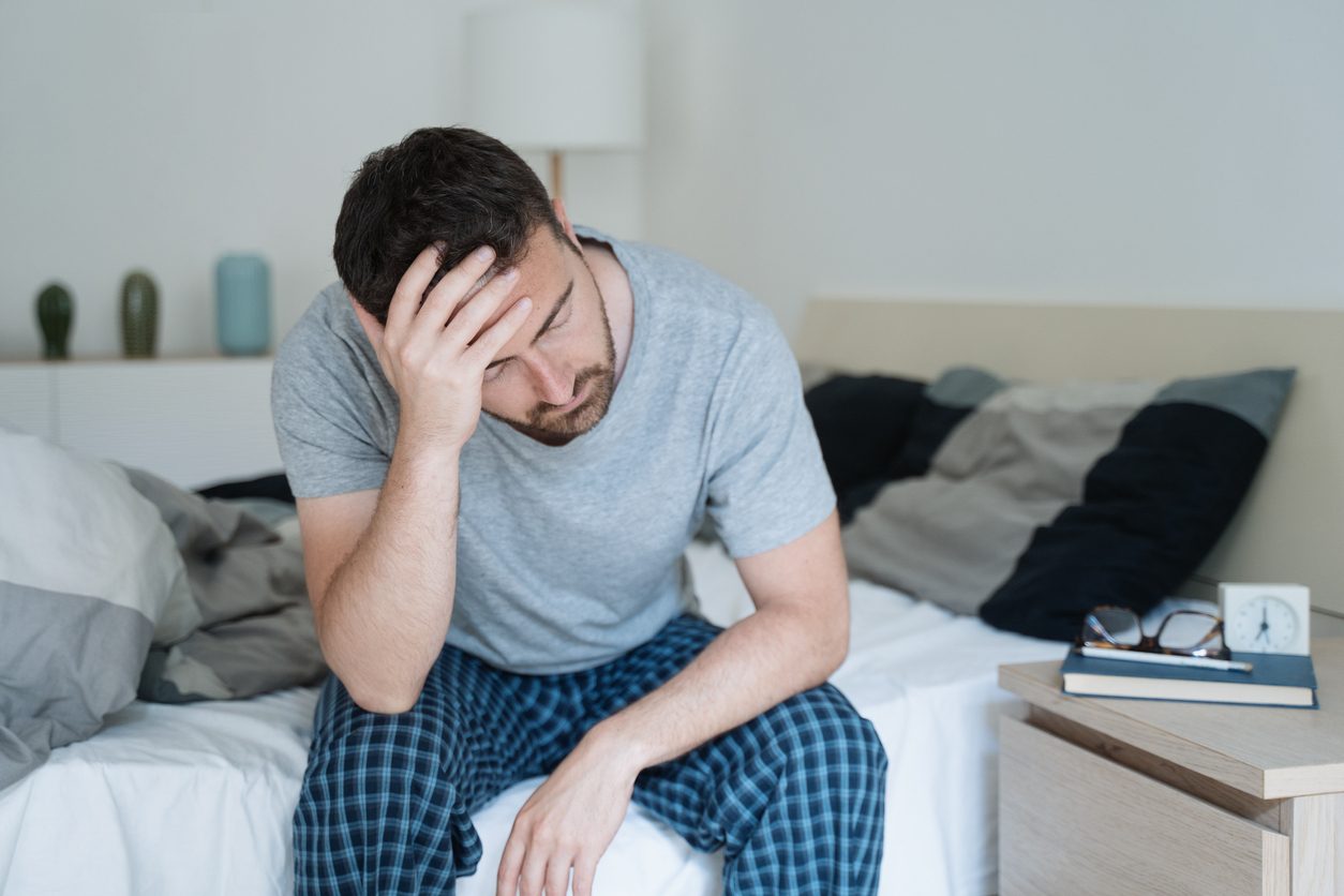 تستيقظ متعباً وبدون طاقة بشكل متكرر؟ هناك 8 أسباب محتملة لذلك أحدها خطير!