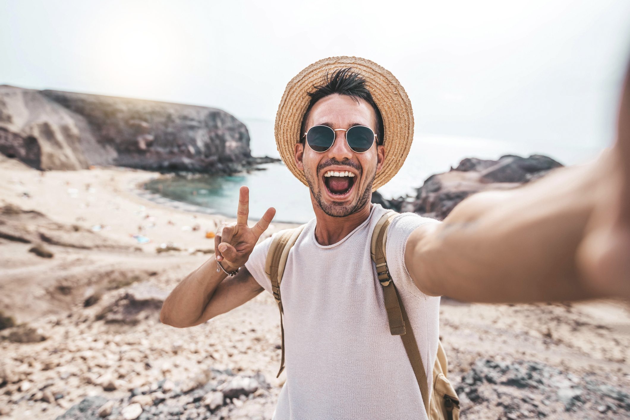 "بلوجرز" على مواقع التواصل/ Istock (تعبيرية)