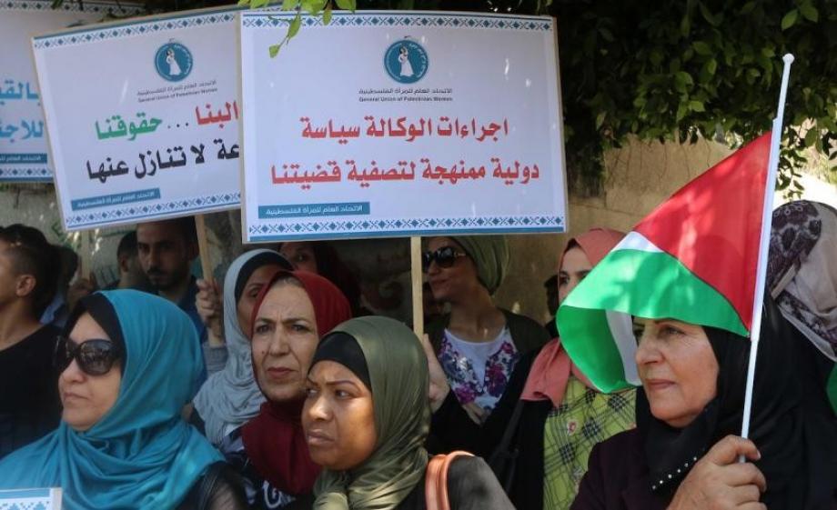 نتائج إعادة الدعم الأمريكي: “الأونروا” تبدأ بحظر استخدام مواضيع “العودة” و”اللاجئين” وآيات قرآنية