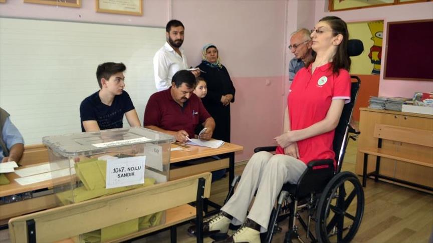 أطول امرأة بالعالم