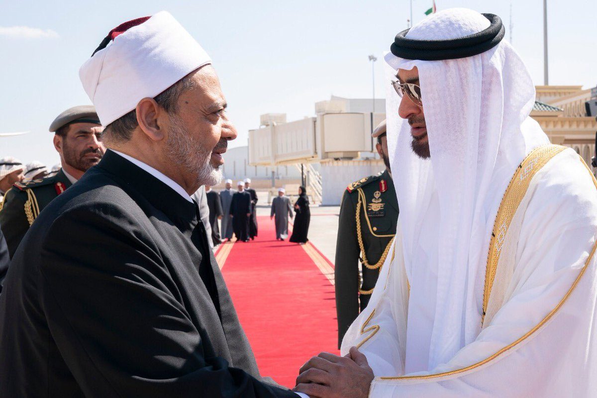 من تمويله ومنع عزله إلى العتاب الشديد.. التاريخ المعقد لعلاقة شيخ الأزهر والإمارات وسر تدهورها