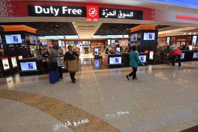 ضبط إسرائيليين “نهبوا” السوق الحرة بدبي.. سرقوا زجاجات كحول فاخرة وآيفون مطلياً بالذهب