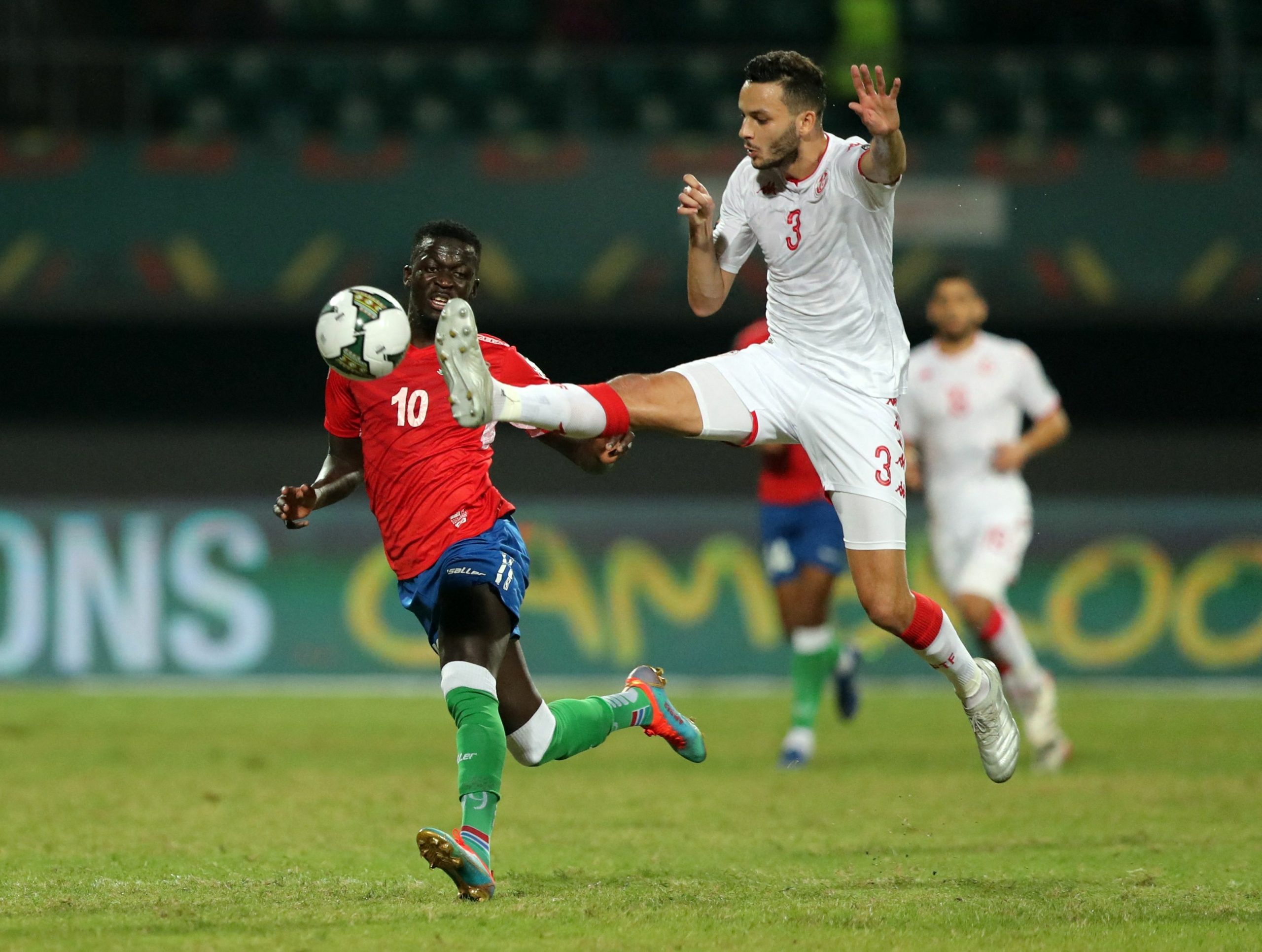 منتخب تونس تأهل للدور الثاني رغم الخسارة (رويترز)