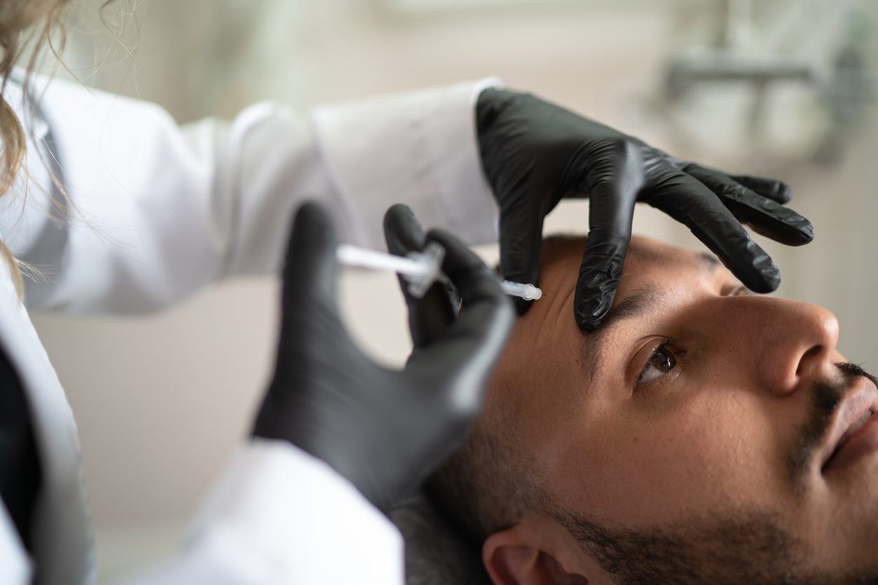 البوتوكس ليس للتجميل فقط! يعالج الحول وفرط التعرُّق وأمراضاً أخرى