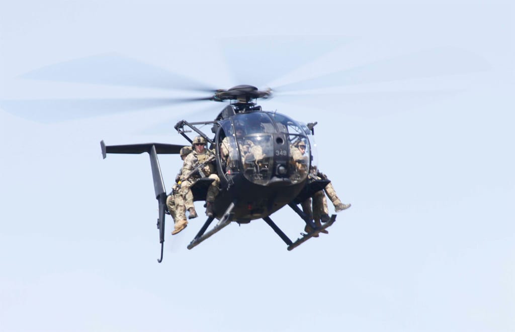 مروحية AH-6 العسكرية.. قصة “البيضة القاتلة” التي يعارض قادة الكوماندوز الأمريكي استبدالها