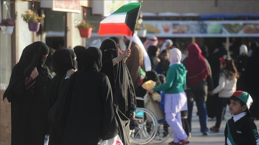 بعد فتح باب التسجيل وتلقي الطلبات.. “الدفاع” الكويتية تتراجع وترجئ قبول التحاق النساء بالجيش