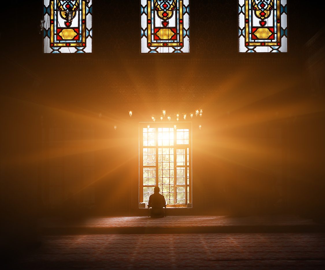 في رثاء أبي الشيخ عبد المنعم.. )صورة تعبيرية)/ Istock