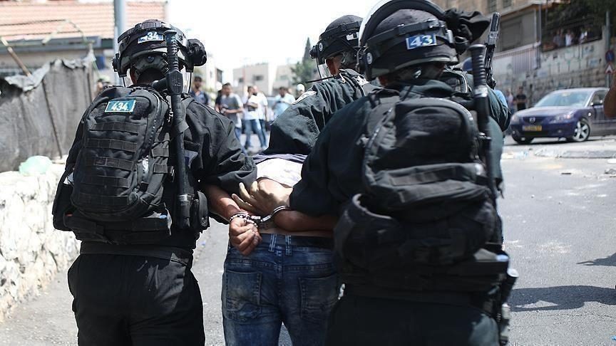 قوات الاحتلال تفرض حصاراً على قرية بالضفة الغربية.. 20 آلية عسكرية تتجهَّز لهدم منازل أسرى فلسطينيين