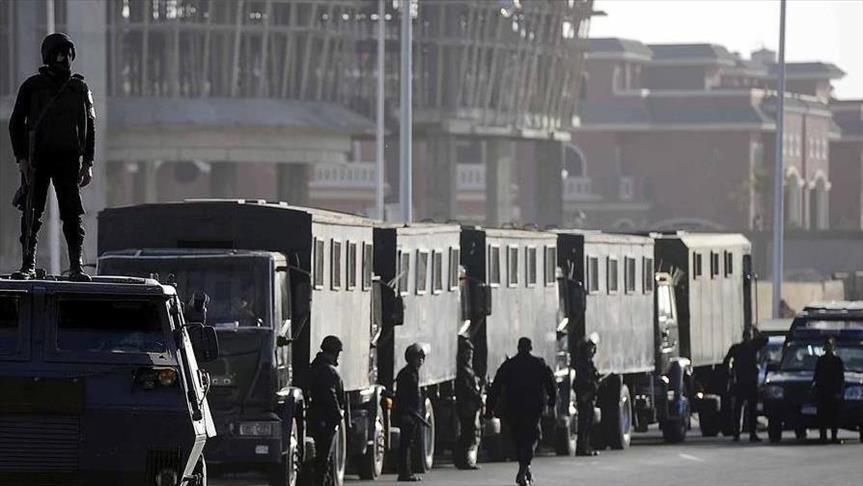 مصري يرتكب جريمة مروعة بحق أسرته.. قتل والديه وزوجته قبل أن يلقى مصرعه على يد الشرطة