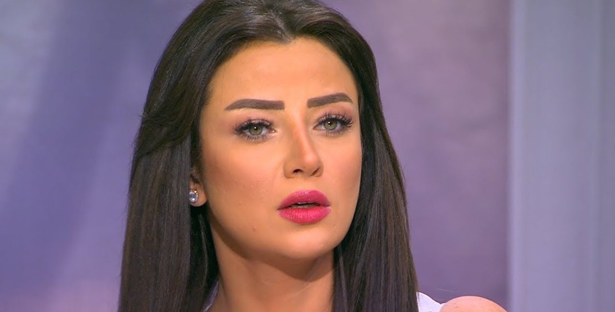 رضوى الشربيني تظهر بإطلالة مثيرة للجدل وتعلق “ويجز مش أحسن مني”