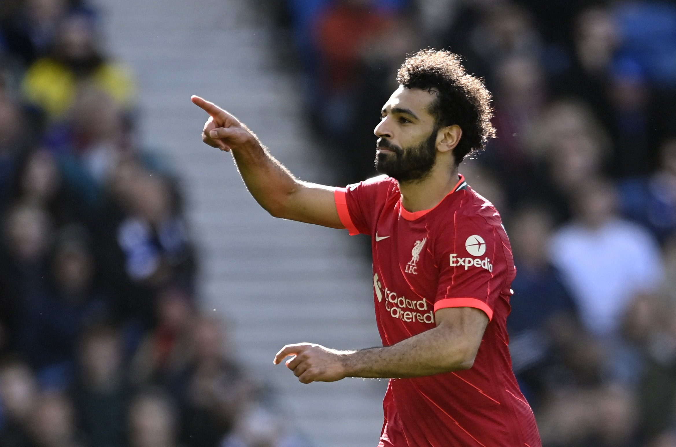 محمد صلاح مرشح للانتقال إلى برشلونة (رويترز)