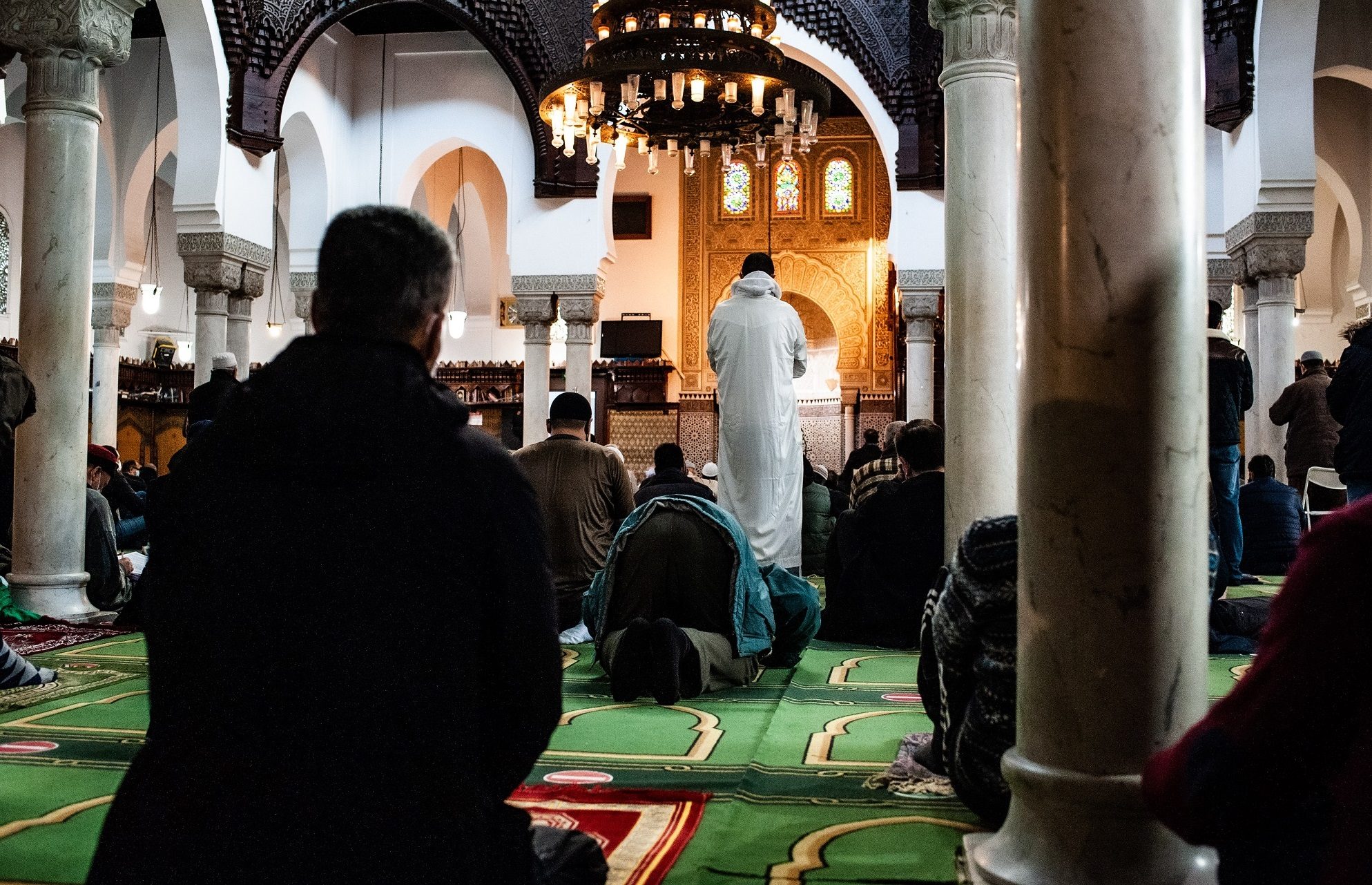 فرنسا