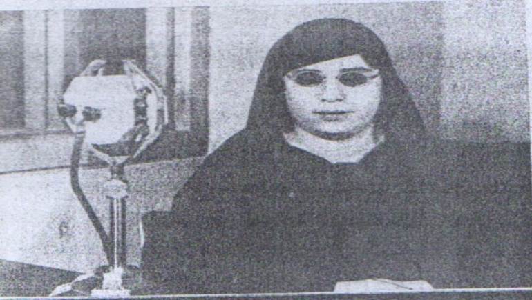 تاريخ مقرئات الإذاعة المنسيات.. لماذا لا نسمع القرآن بصوت النساء؟