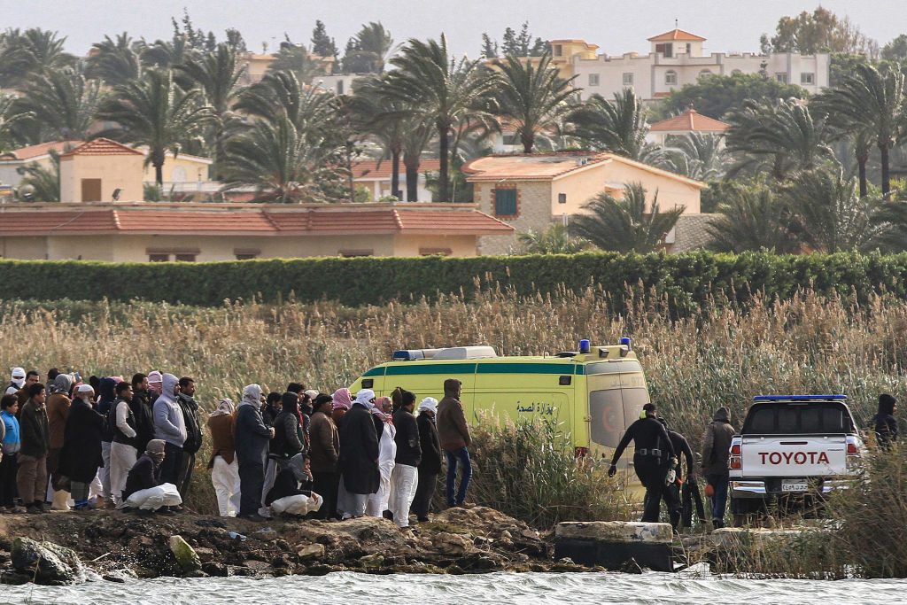 ماتوا غرقاً قبل السحور.. وفاة 8 أطفال بمصر وإصابة آخرين انقلبت عربتهم بعد عودتهم من العمل