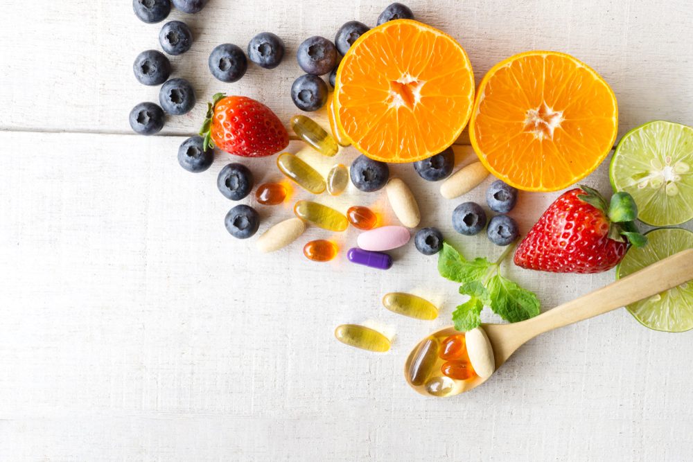 فوائد وأضرار تناول المكملات الغذائية - Shutterstock